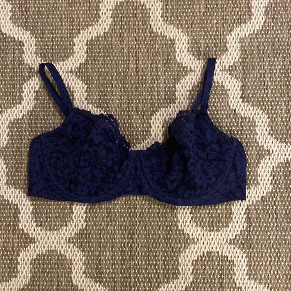 Victoria’s Secret bra size 38DD body by Victoria